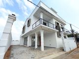 Piliyandala Town Luxury 3 Story Brand New House for Sale