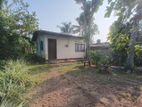 පිලියන්දල සුවාරපොල පල්ලිය පාරේ පර් 8.5 ක කුඩා නිවසක් විකිණීමට .