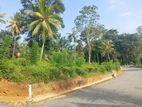 පින්නදූව highway entrance එක ළඟින්ම සියලු පහසුකම් සමගින් ඉඩමක්