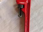 Pipe wrench ( size 10" )