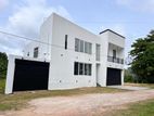 Pitta Kotte : Brand New 4BR (10P) Modern Luxury House for Rent