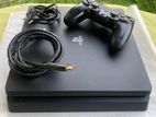 Playstation 4 Slim 500 GB with games