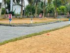 පොල්ගස්ඕවිට වෑතර පරන පාරෙන් අගනා නේවාසික බිම් කොටස් විකිණීමට
