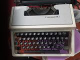 Portable English Typewriter