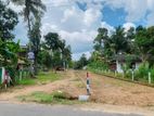 පොතුහැර අධිවේගී පිවිසුමට සමීපයෙන් බිම් කොටස්