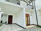 (PR1207) Luxury House for Sale in Athurugiriya