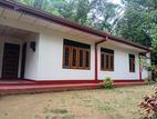 නිවස සහ කඩ කාමරය අවිස්සාවේල්ල