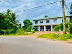 ප්රධාන පාරට මුහුණලා යක්කලින් සුපිරි වාණිජ දේපළක් / KK 11705