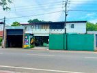 ප්‍රධාන පාරටම මුහුණලා, දෙමහල් නිවසක් සහ ව්‍යාපාරික ස්ථානයක් / AJ 15847