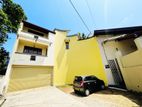 Prime 3-Story Modern Residence for Rent – Thalawatugoda, Kotte