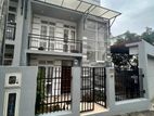 Prime Urban Lavish Modern Architecture Design Two Story House for Sale