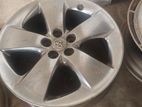 Prius 17 Alloy Wheel