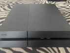 PS4 - 500GB Console