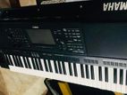 PSR SX 700 Yamaha Music Keyboard
