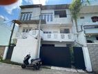 Rajagiriya : 9 Bed Rooms Luxury Apartment (5 Apt) House for Sale