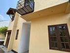 Rajagiriya - Kalapaluwawa 04 Bedroom Upstair House at 1st Lane for Sale