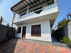 Rathmalana : 4 BR (8 P) Luxury House for Sale