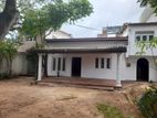 Ratmalana Wedikanda Road 5 Bedrooms Upstairs House for Rent