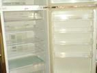 Refrigerator UCV-452