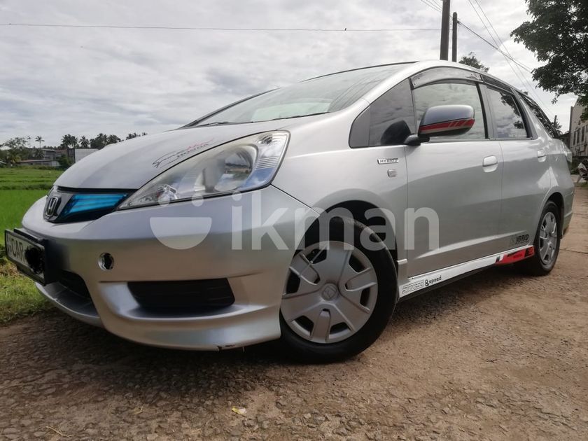 Rent a car Honda Fit Shuttle in Delgoda ikman