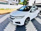 Rent A Car - Honda Grace Hybrid