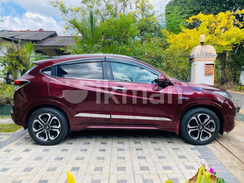 Rent A Car - Honda Vezel Hybrid Suv in Nawala | ikman