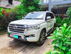 Rent a Car - Land Cruiser Sahara V8 2016