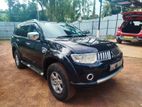 Rent A Car- Mithsubishi Montero
