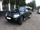 Rent a Car - Mitsubishi Montero