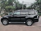 Rent A Car - Mitsubishi Montero
