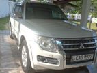 Rent a car-Mitsubishi montero
