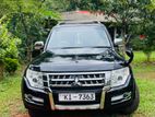 Rent a Car- Mitsubishi Montero