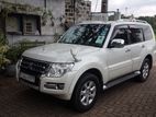 Rent a Car- Mitsubishi Montero