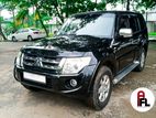 Rent a car - Mitsubishi Montero