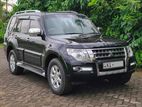 Rent a Car Mitsubishi Montero