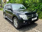 Rent a Car Mitsubishi Montero