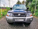 Rent a Car -Mitsubishi Montero