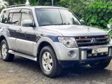 Rent a Car - Mitsubishi Montero