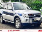 Rent a Car - Mitsubishi Montero