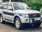 Rent a car - Mitsubishi Montero