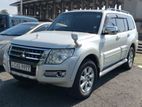 Rent a Car-Mitsubishi Montero Jeep