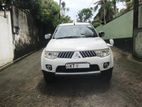 Rent a car - Mitsubishi Montero (Pajero)