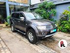 Rent a Car - Mitsubishi Montero Sport
