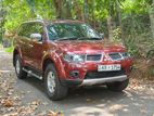 Rent a Car - Mitsubishi Montero Sport