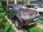 Rent a Car - Mitsubishi Montero Sport