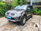 Rent a Car - Mitsubishi Montero Sport KS