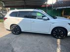 Rent a Car - Mitsubishi Outlander 2017