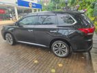 Rent a car - Mitsubishi OutLander Black Loaded
