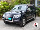 Rent a Car - Mitusubishi Montero 2015