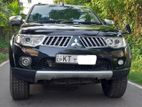 Rent A Car - Montero Sport Jeep